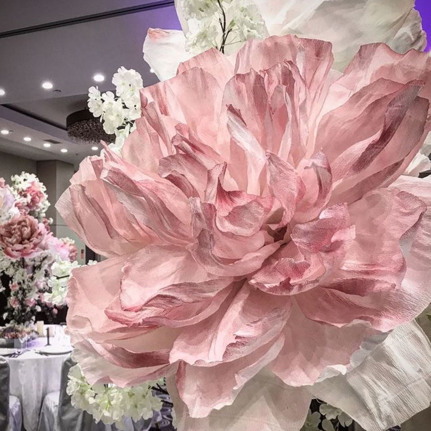 Как делать гигантские цветы из бумаги: Как делать большие цветы из бумаги | Лавка идей | Мастер классы