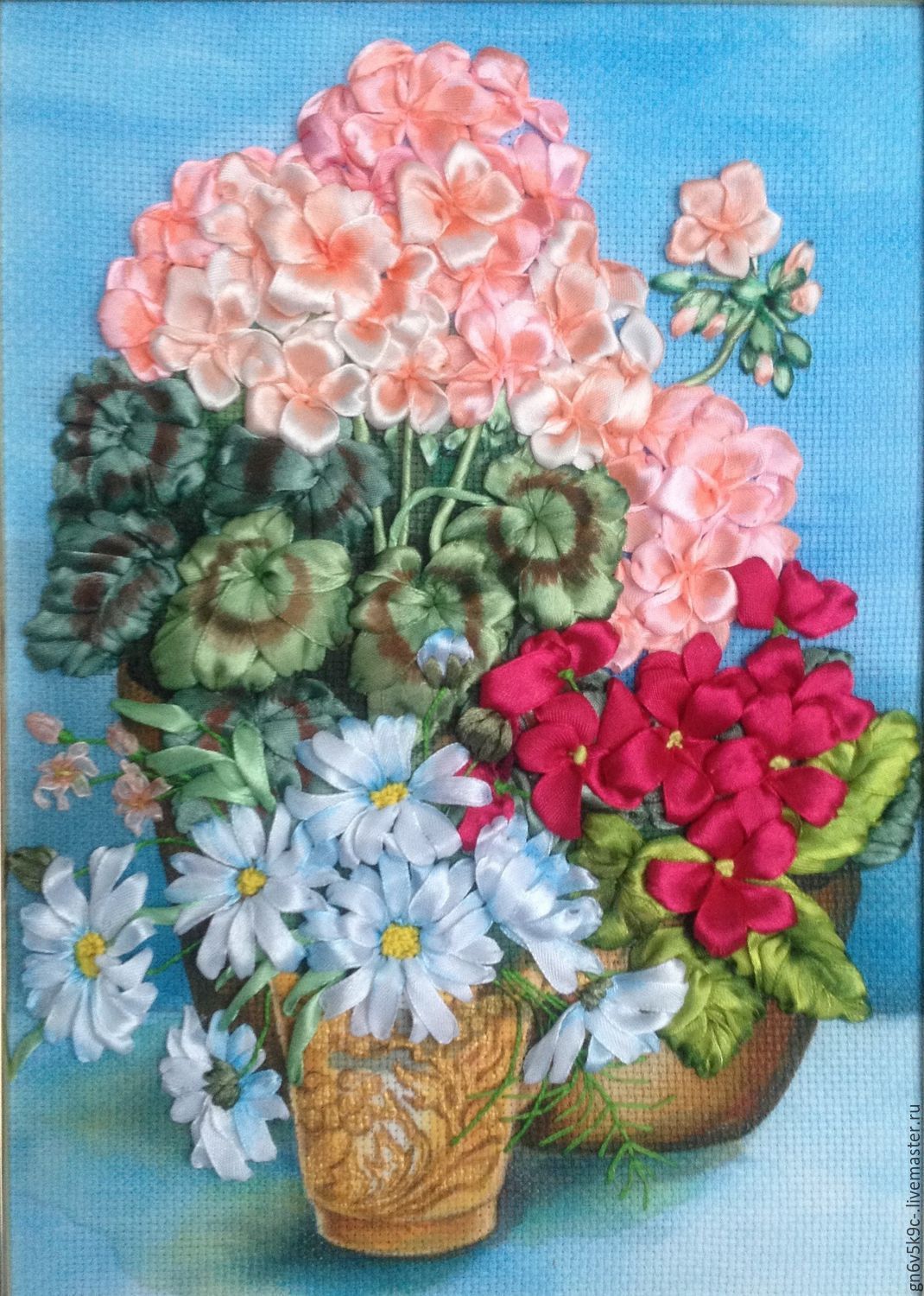 Вышитые цветы лентой: Вышивание разных цветов и букетов с помощью лент