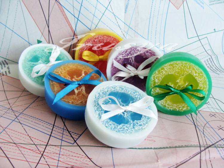 Как сделать разноцветное мыло: Как сделать цветное мыло своими руками в домашних условиях
