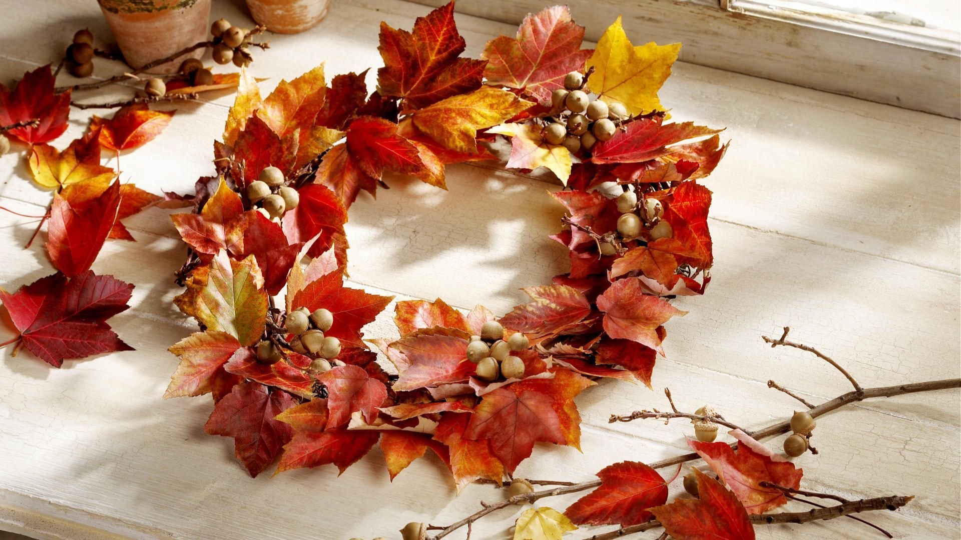 Экибана из кленовых листьев: делаем для детей на тему осень