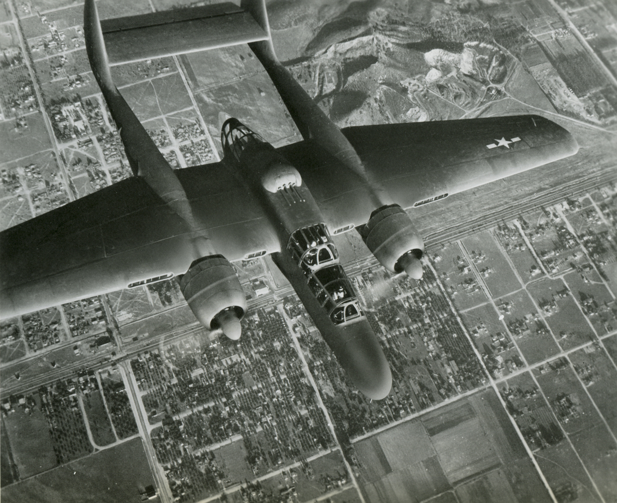 Черная вдова самолет: Northrop P-61A Black Widow