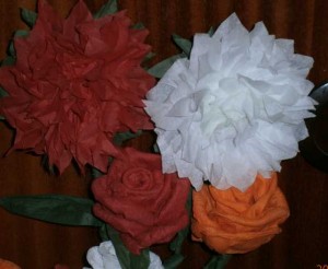 Хризантемы из салфеток своими руками пошаговое фото: Цветы из салфеток своими руками для начинающих — ISaloni — студия интерьера, салон обоев