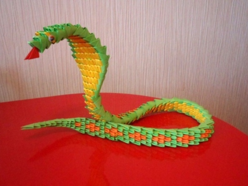 Как из бумаги сделать змейку: Как сделать змею из бумаги? – Поделки из бумаги