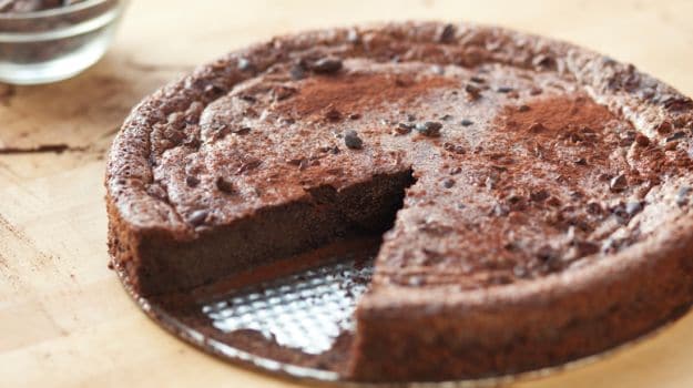 Eggless chocolate cake