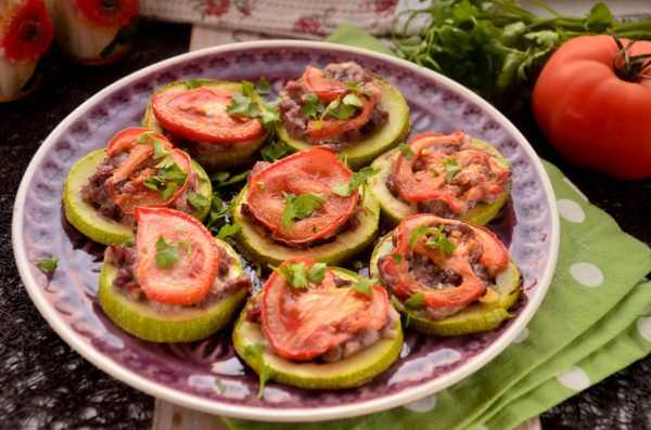 Кабачок фарш: Рецепт кабачков с фаршем и сыром в духовке