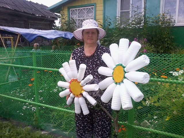 Как из пластиковых бутылок сделать поделки для дачи своими руками: Поделки из бутылок для дачи. Лучшие идеи для красоты и уюта
