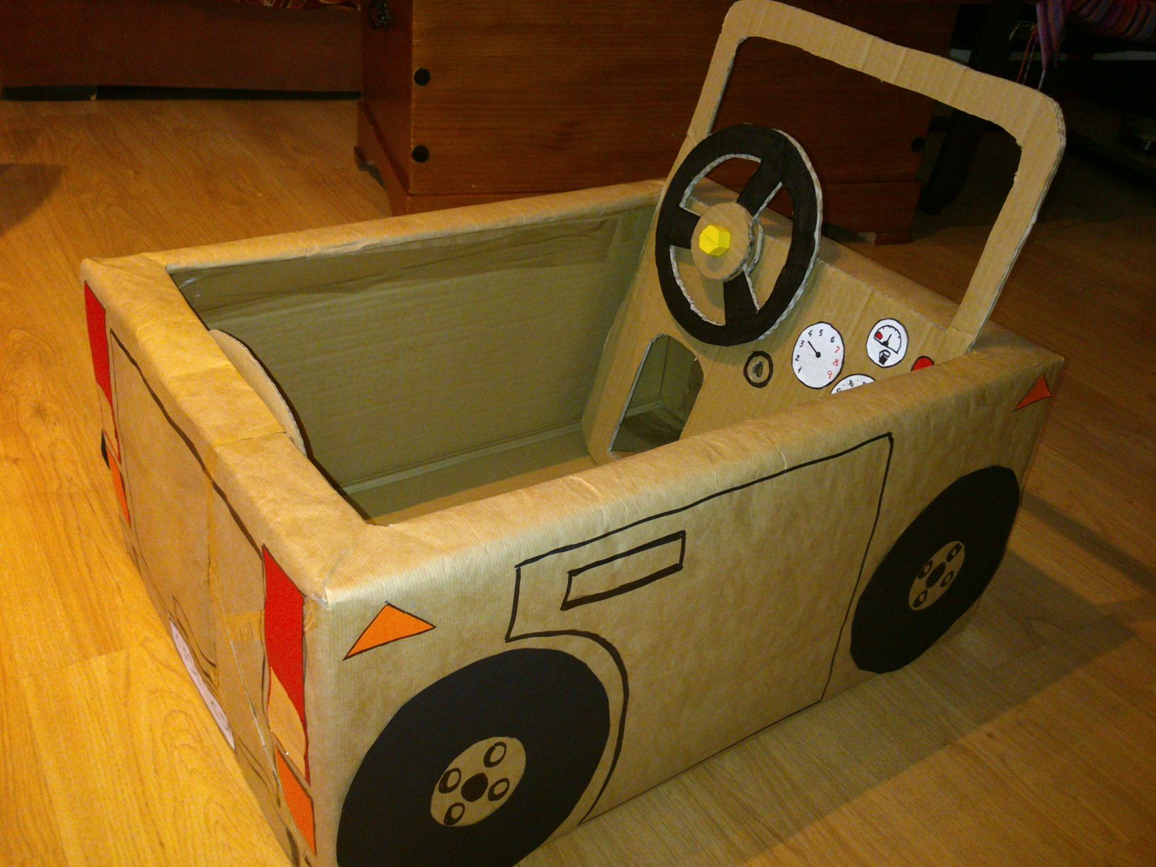 Машинка своими руками из коробки: Как из картонной коробки сделать детскую машинку? / Сделай сам / ПАПА СЕГОДНЯ