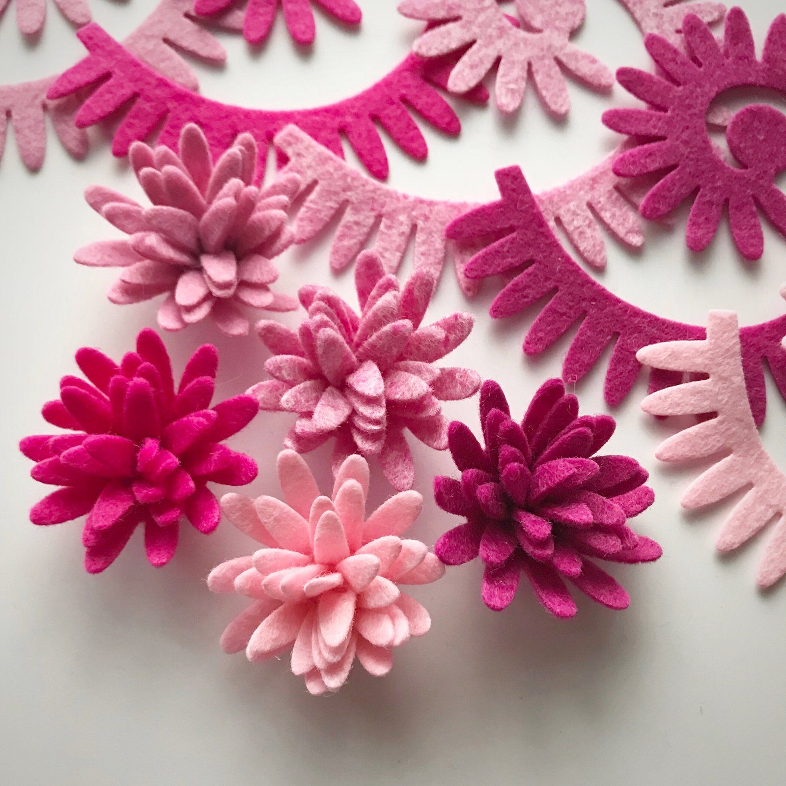 Цветочки своими руками из фетра: 10 идей для вдохновения. Использование цветов из фетра