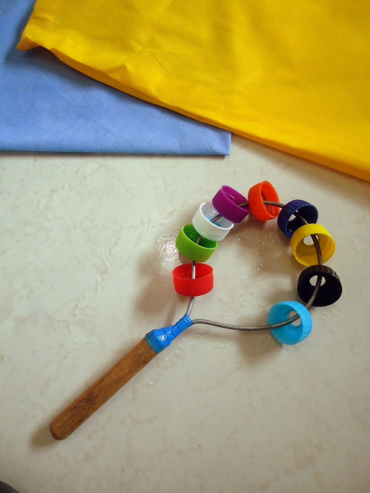 Музыкальные поделки для детского сада своими руками: Музыкальные инструменты из бросового материала