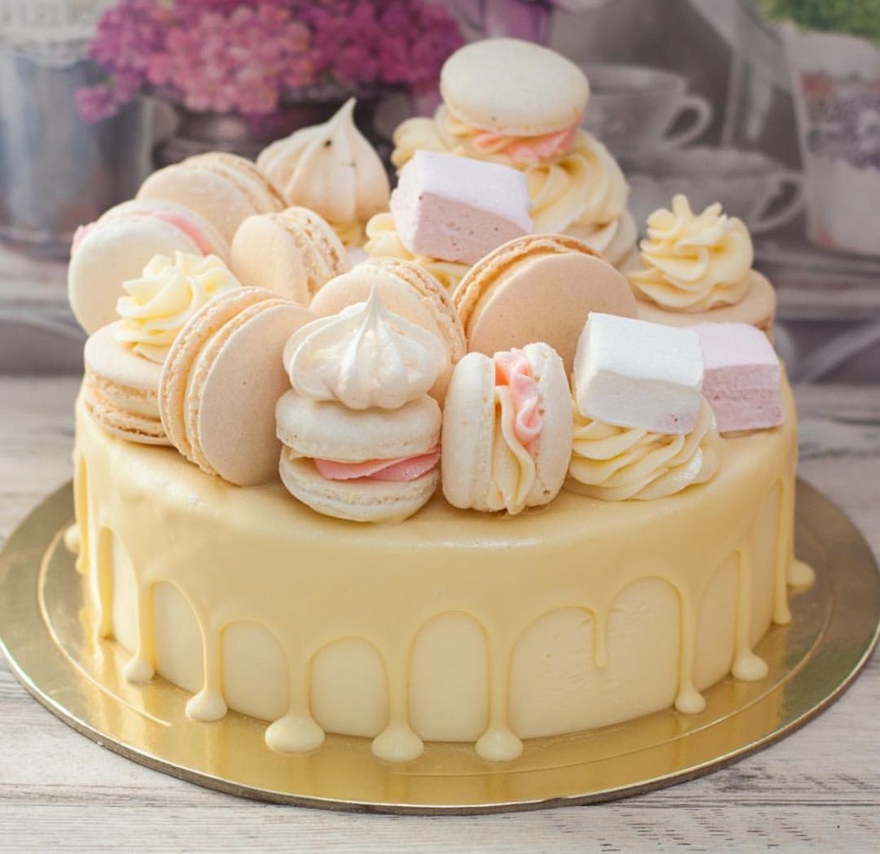 Торты украшенные меренгой фото: Торт с меренгами украшенный цветами рецепт с фото пошагово и видео
