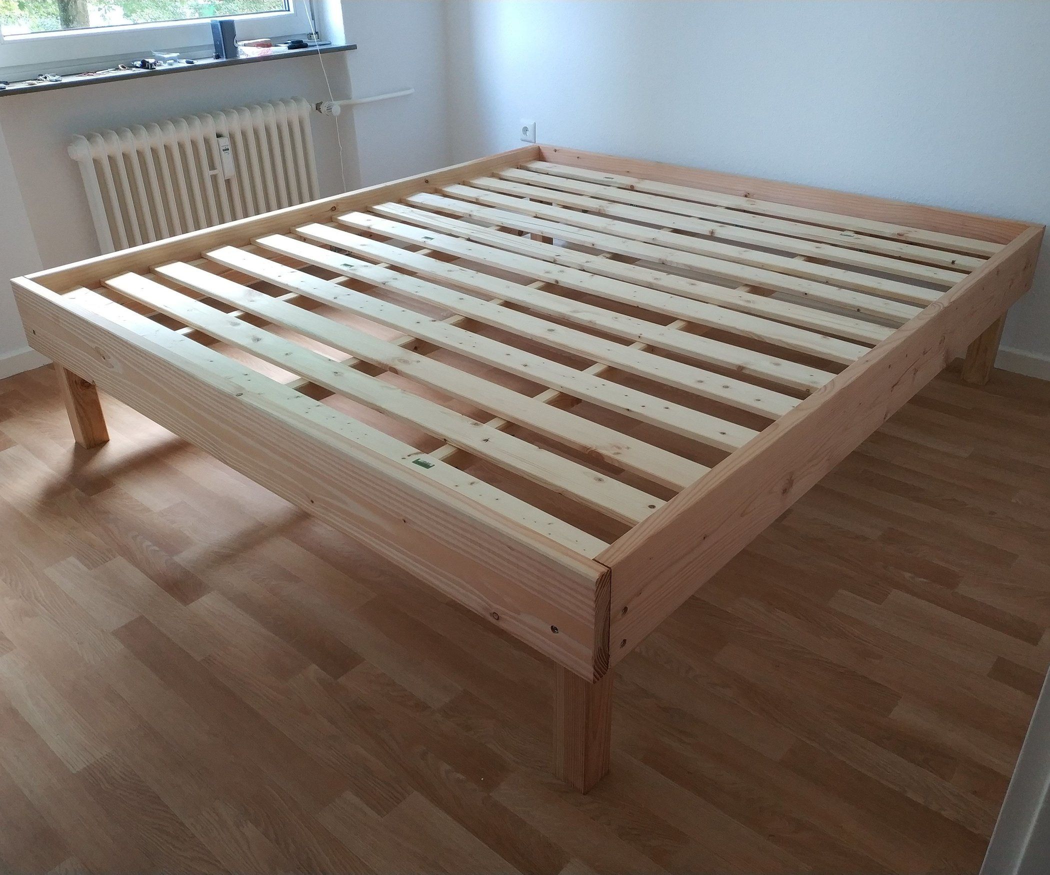 Кровать из деревянных брусков своими руками