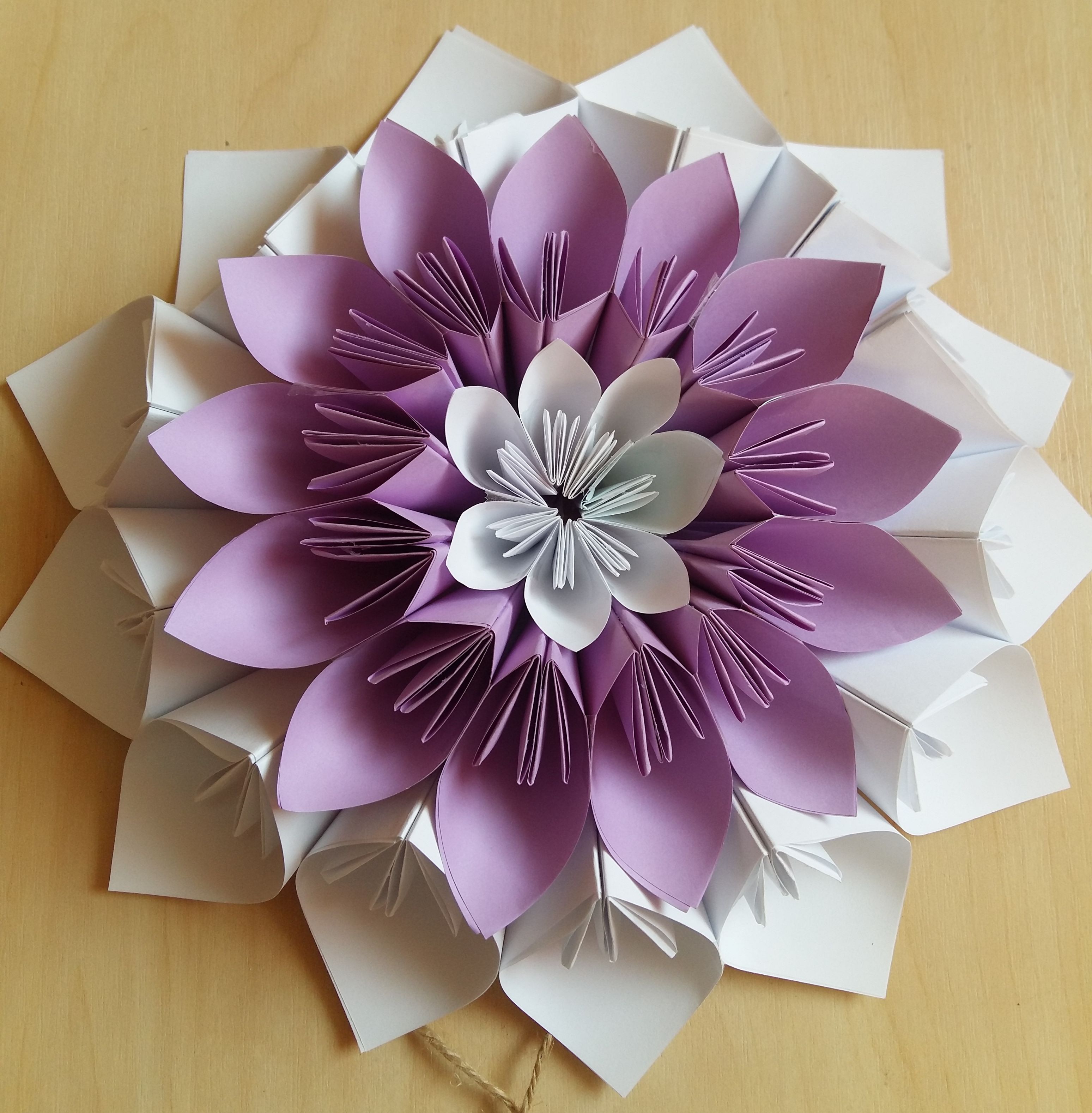 Изготовление цветов из бумаги: Цветок из бумаги: подборки мастер-классов, статей, публикаций о рукоделии и творчестве