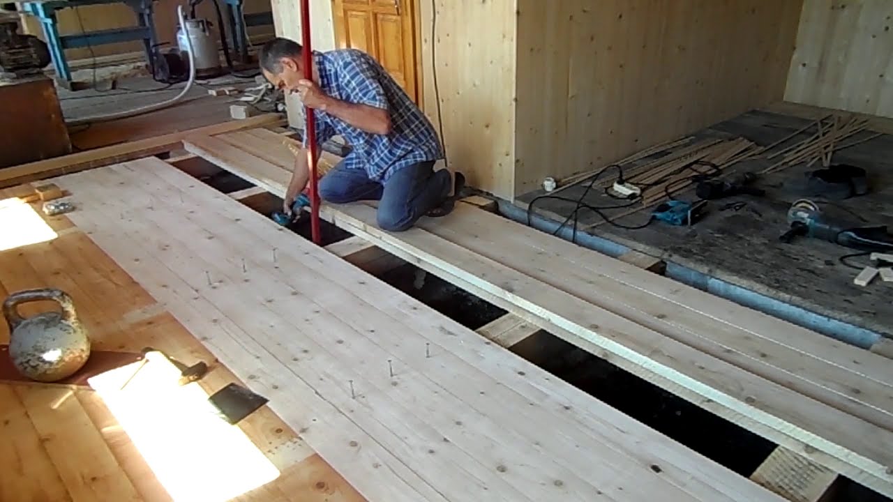 Настил пола в деревянном доме своими руками: Как правильно сделать полы в деревянном доме своими руками