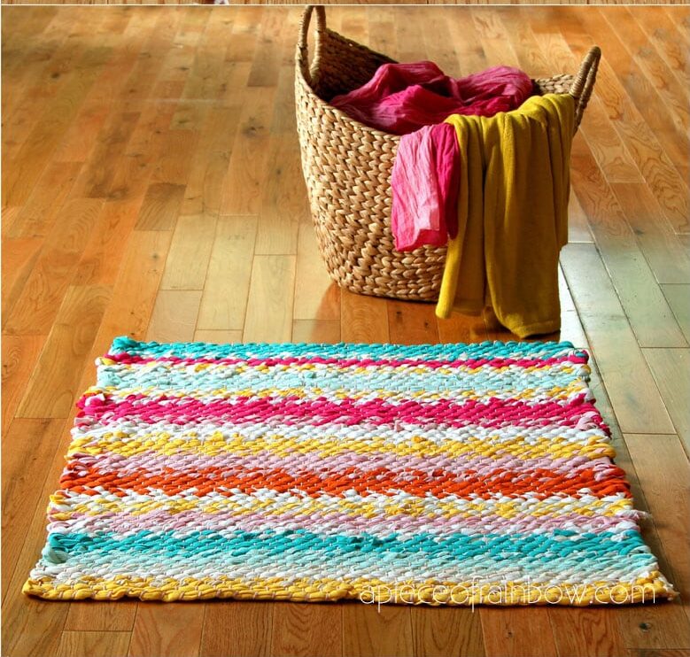 Вязаный коврик из полосок ткани своими руками: Вязаные коврики из лоскутков ткани своими руками.