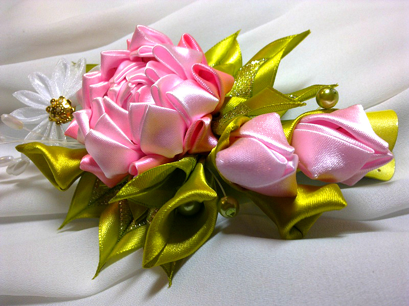 Канзаши цветы из атласных лент мастер класс: Мастер-класс: цветы канзаши из узкой ленты своими руками