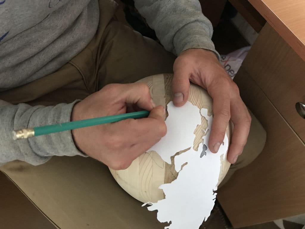 Как сделать глобус своими руками видео: Как сделать глобус из пластилина своими руками: модель для детей с фото-подборкой