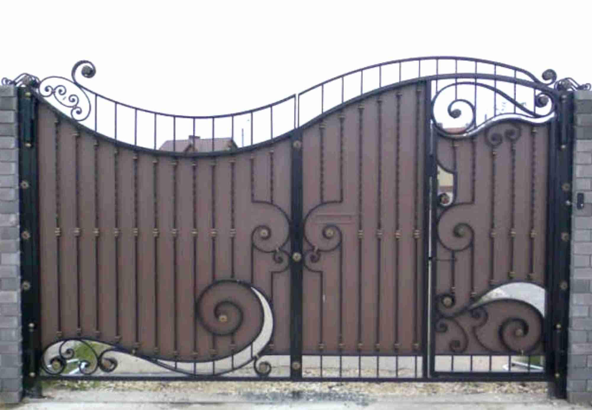 Фото калитка в воротах: Журнал о дизайне интерьеров и ремонте Идеи вашего дома — IVD.ru