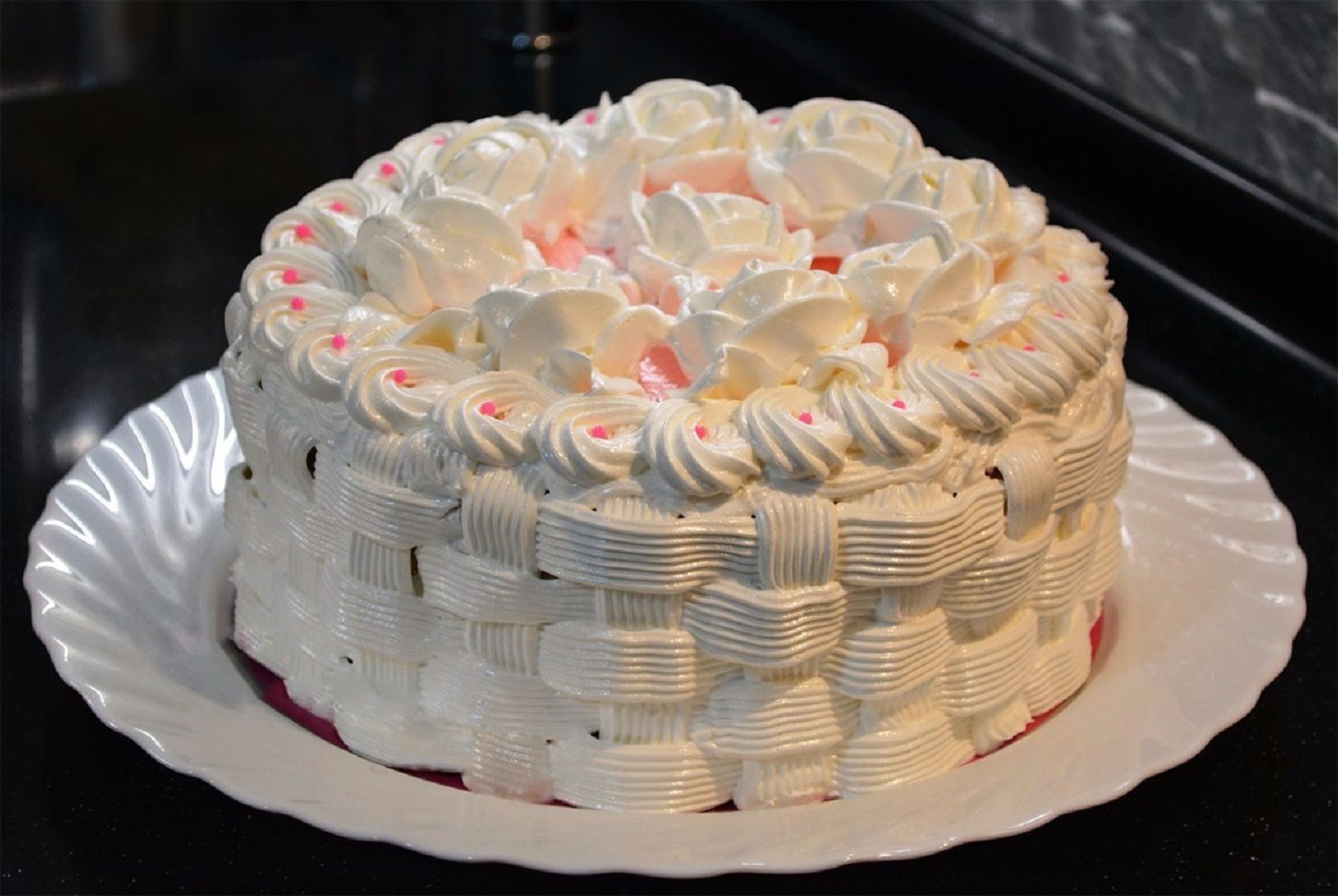 Как украсить торт белковым кремом в домашних условиях: Рецепт белкового крема для украшения тортов
