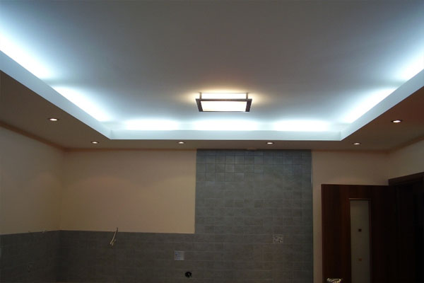 Потолки из гкл с подсветкой фото: гипсокартонный парящий потолок, подвесная конструкция с бортиком в спальне