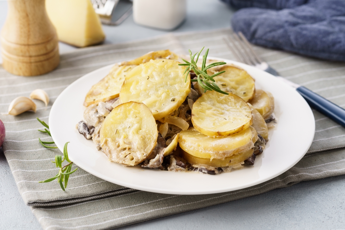 Картошка с грибами запеченная в сливках: Картошка с грибами в сливках рецепт – Европейская кухня: Основные блюда. «Еда»