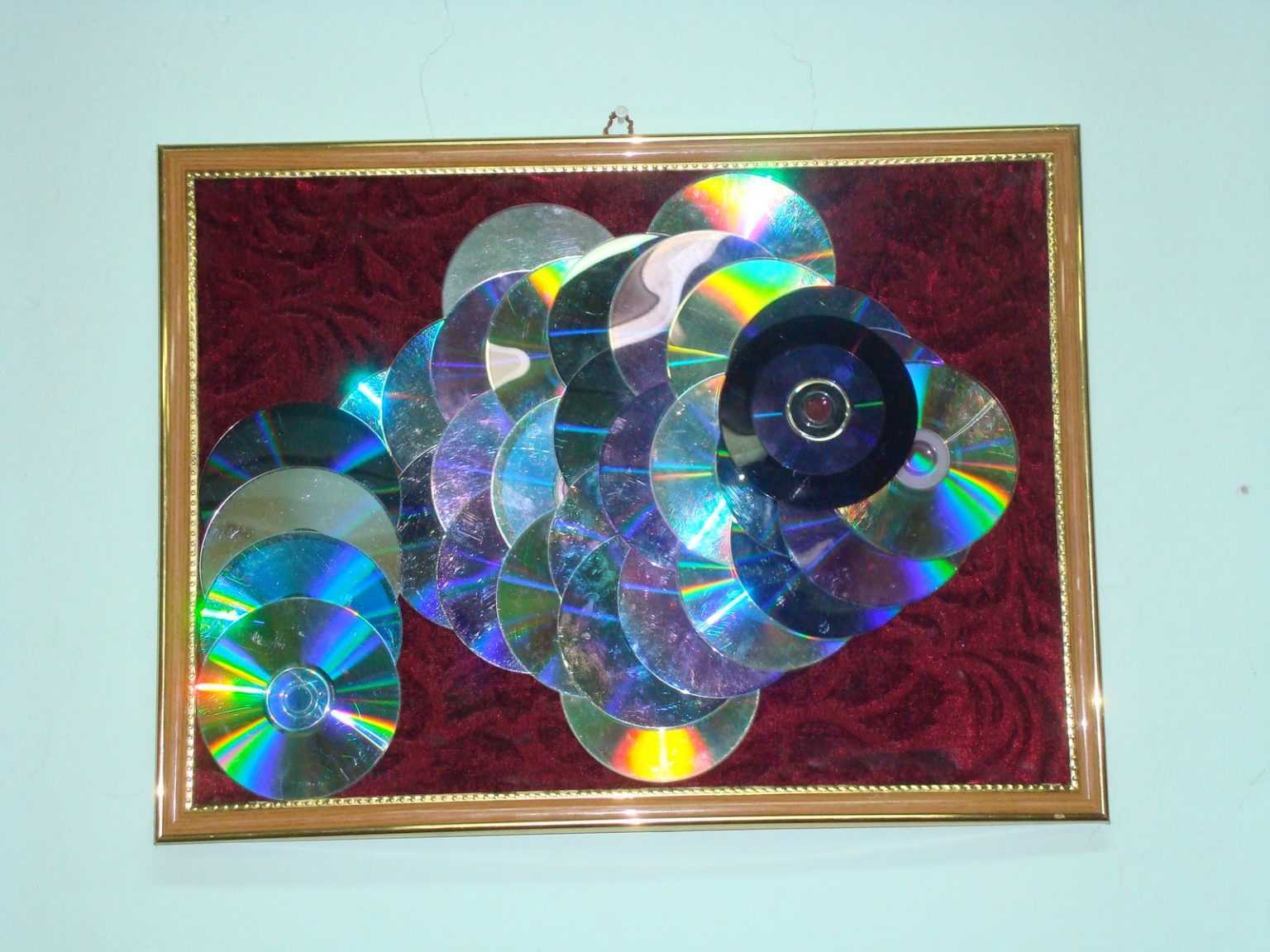 Что можно сделать со старыми дисками: Рукоделие из дисков. Что можно сделать из старых дисков? Идеи и описание