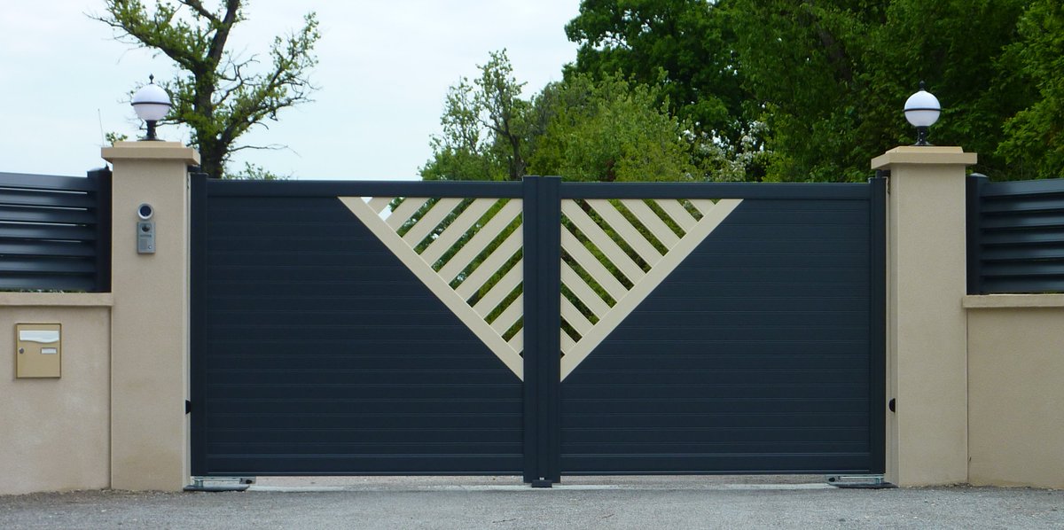 Дизайн ворот распашных ворот: универсальные автоматические ворота с калиткой, петли и разные модели из сэндвич-панелей своими руками