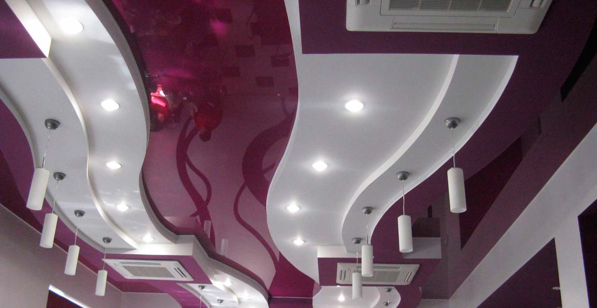 Потолки из гипсокартона необычные фото: Потолки из гипсокартона (80 фото) – Дизайн потолков для разных комнат — ISaloni — студия интерьера, салон обоев