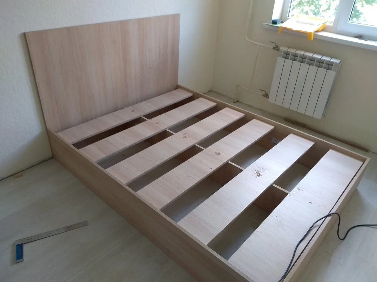 деревянные соединения в кровати