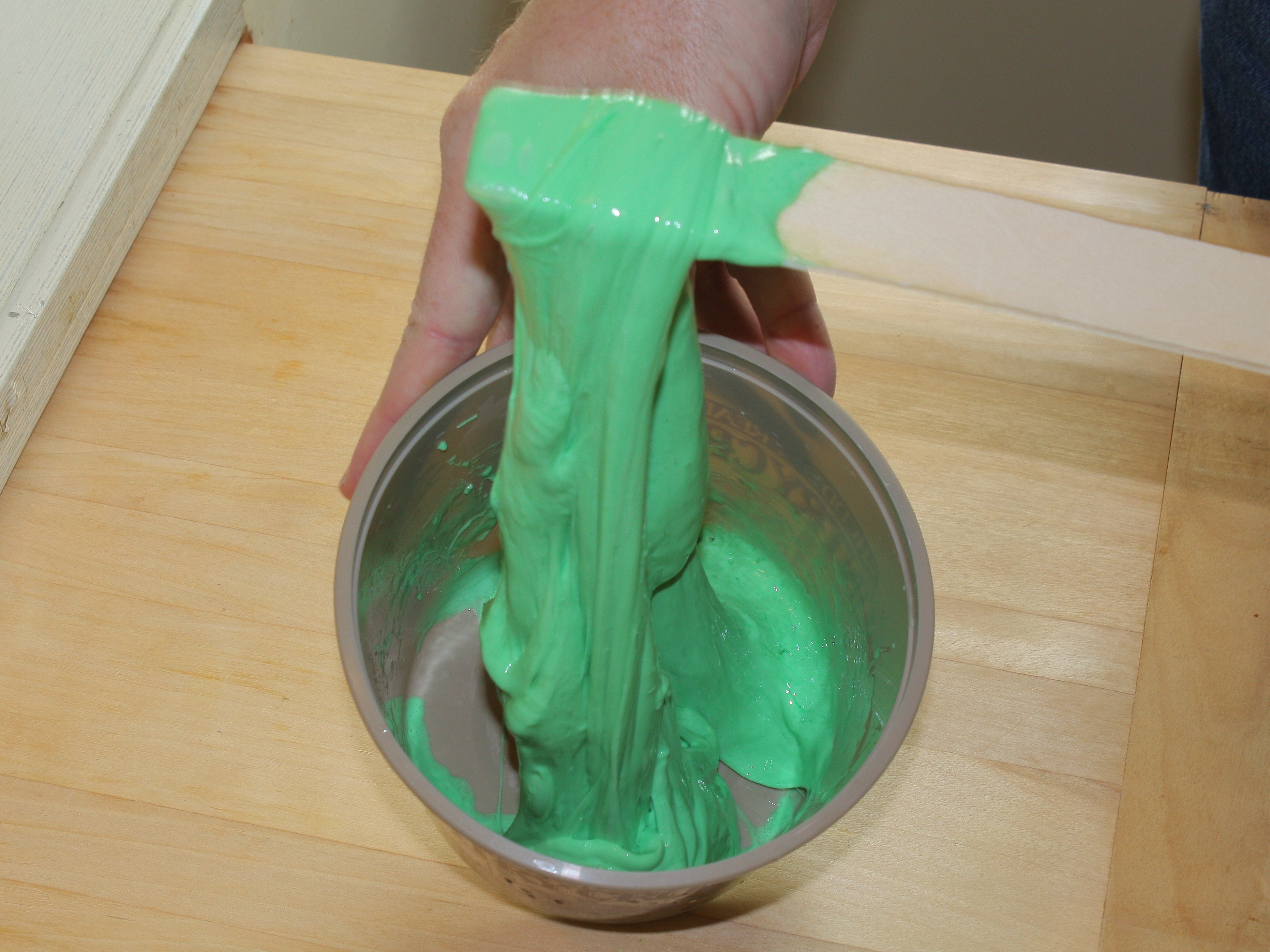 Как сделать очень легко лизуна: Как сделать лизуна из краски. Как сделать лизун в домашних условиях быстро и легко? Самые простые рецепты и правила хранения игрушки. Что такое «Лизун»