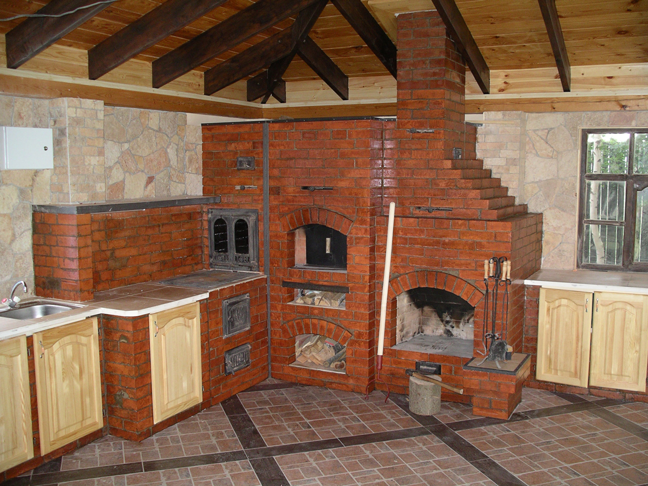 Печи для дома из кирпича фото: фото кирпичных печек, их виды для частного деревянного сооружения и красивые красные камины