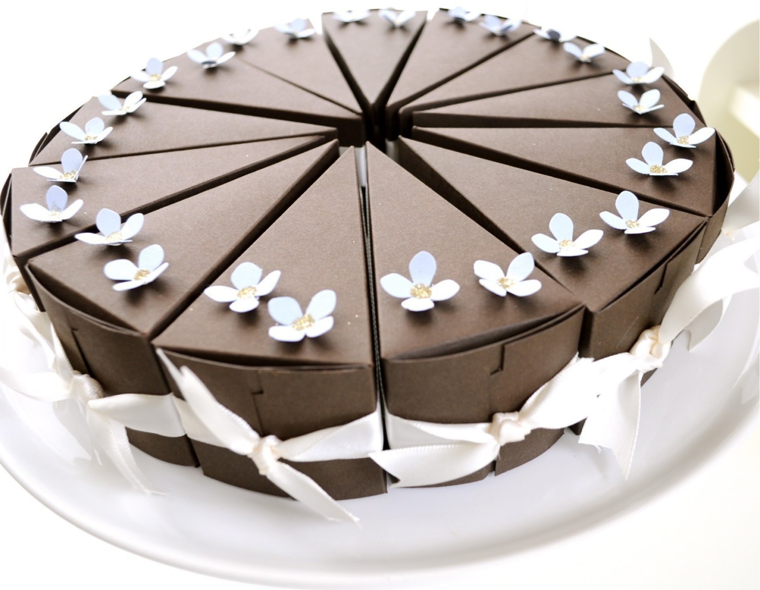 Картонный торт: Торт из бумаги, бумажный торт купить