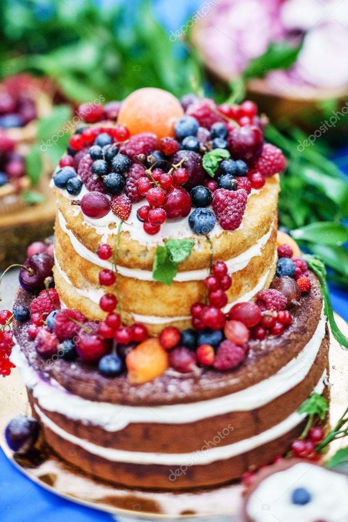 Оформление ягодами тортов: украшаем торт ягодами в 30+ интересных техниках