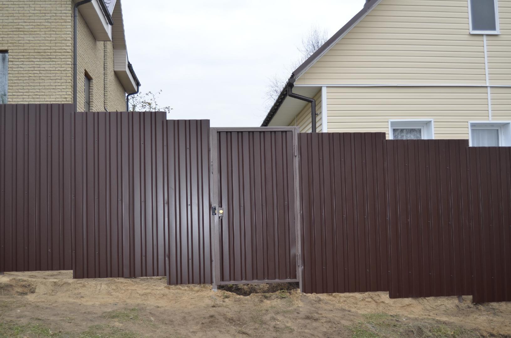 Забор из профлиста фото коричневый: из профнастила, из штакетника, из дерева