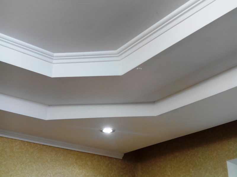 Фото многоуровневый потолок из гипсокартона с подсветкой: дизайн разноуровневых конструкций, трехуровневые подвесные варианты