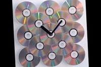 Что можно сделать на стену из дисков: 20 блестящих идей применения старых компакт дисков