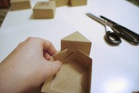 Как сделать из бумаги картон: поделки для детей из мелованного красивого цветного картона, аппликации, закладки, мастер класс с фото и видео