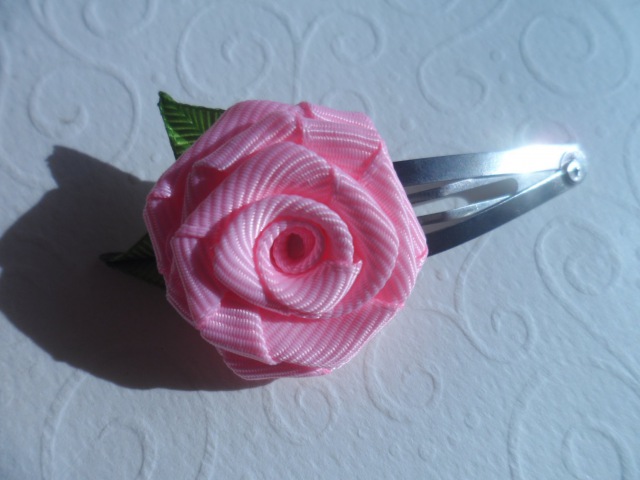 Как сделать розочку из ленты: Как сделать розы из лент своими руками