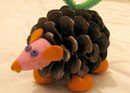 Собака из шишки и пластилина: Как сделать из шишек поделку собаку