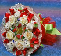 Роза из конфет: Розы из конфет и гофрированной бумаги своими руками