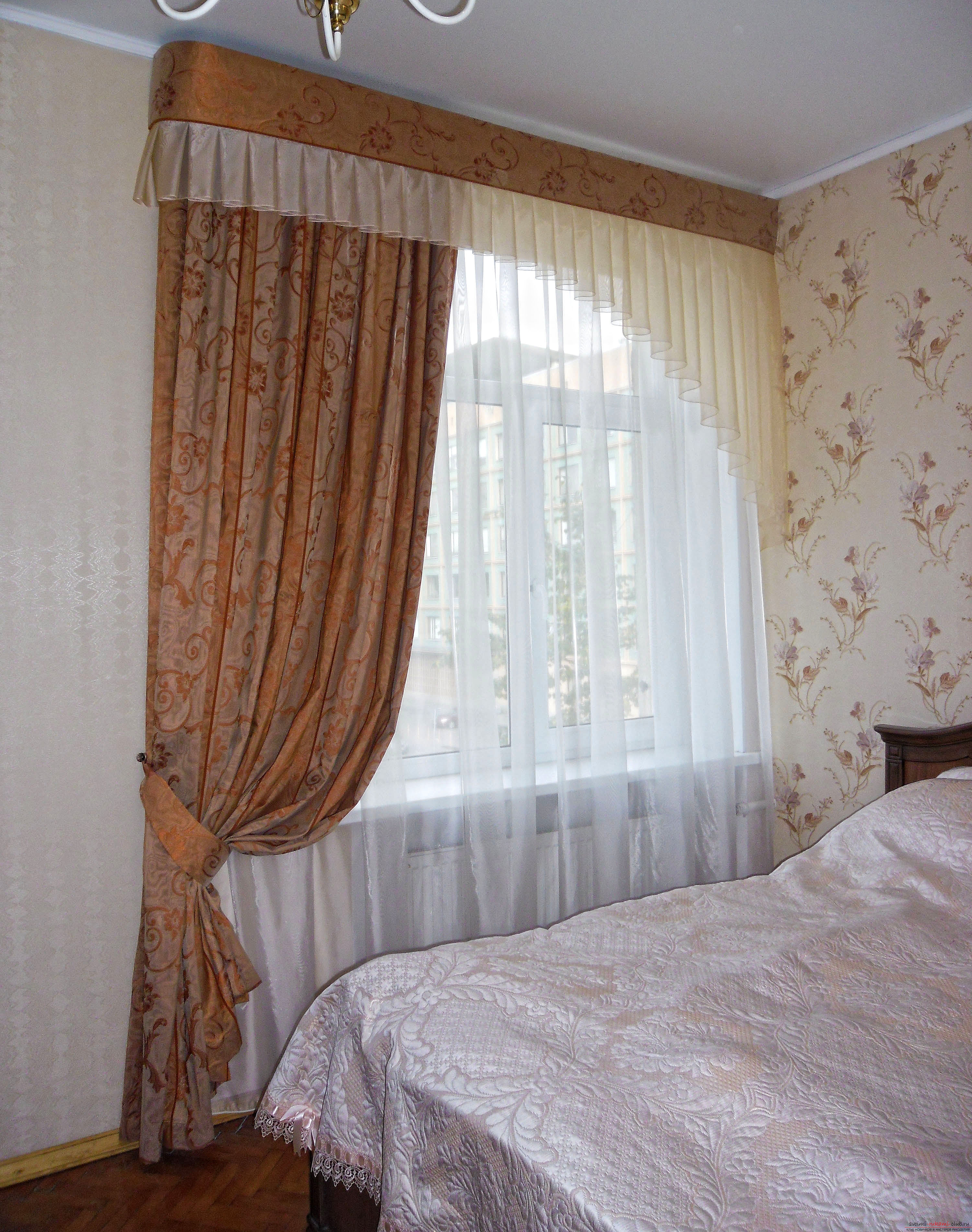 Ламбрикенчик фото для спальни фото: красивые ламбрекены из вуали, дизайн комнаты молодого человека, новинки 2021