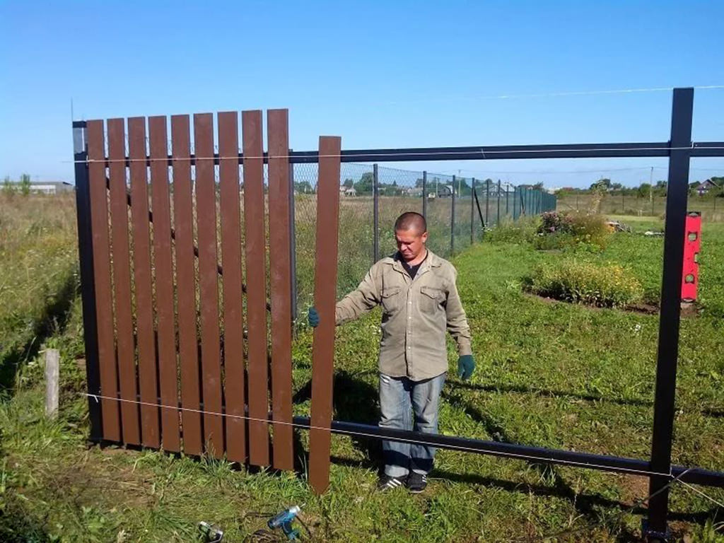 Из чего сделать забор на даче: оригинально, дешево и красиво – фото и видео