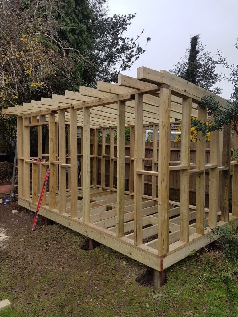 Строим сарай на даче: как пошагово построить своими руками дачную постройку из подручных материалов