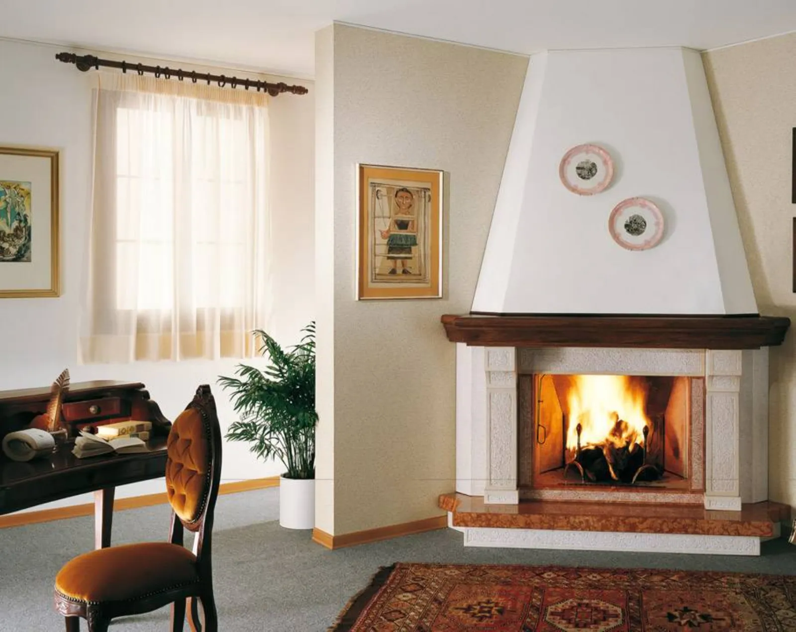 Фото камин: красивые домашние большие варианты с теплообменником, островные трехсторонние финские конструкции