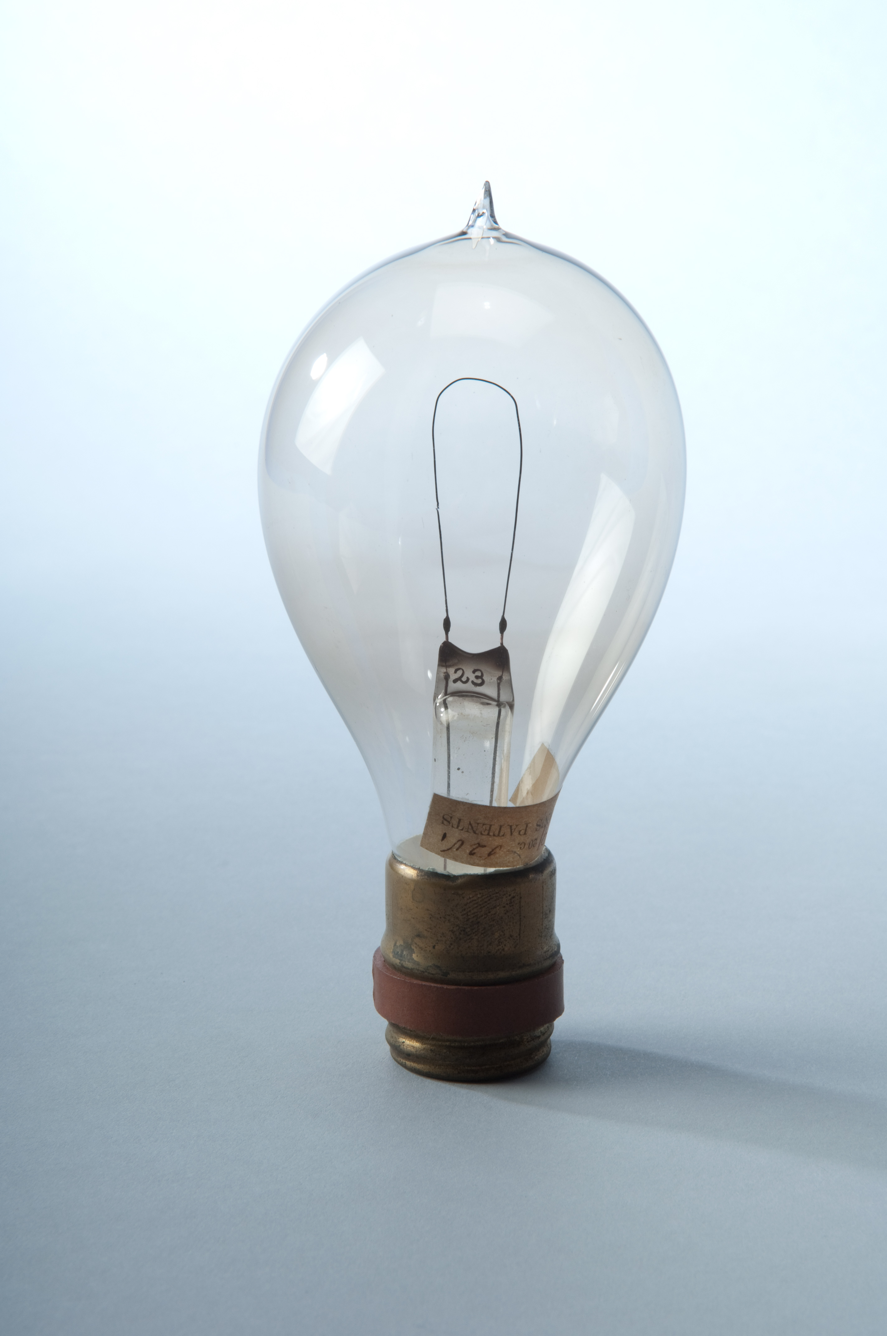 Создание лампочки: Двое суток без сна, или Как появилась лампа накаливания