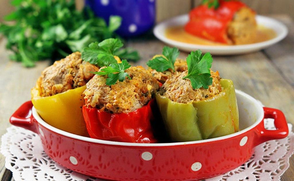 Фаршированный перец с мясом рисом: Фаршированный перец с фаршем и рисом