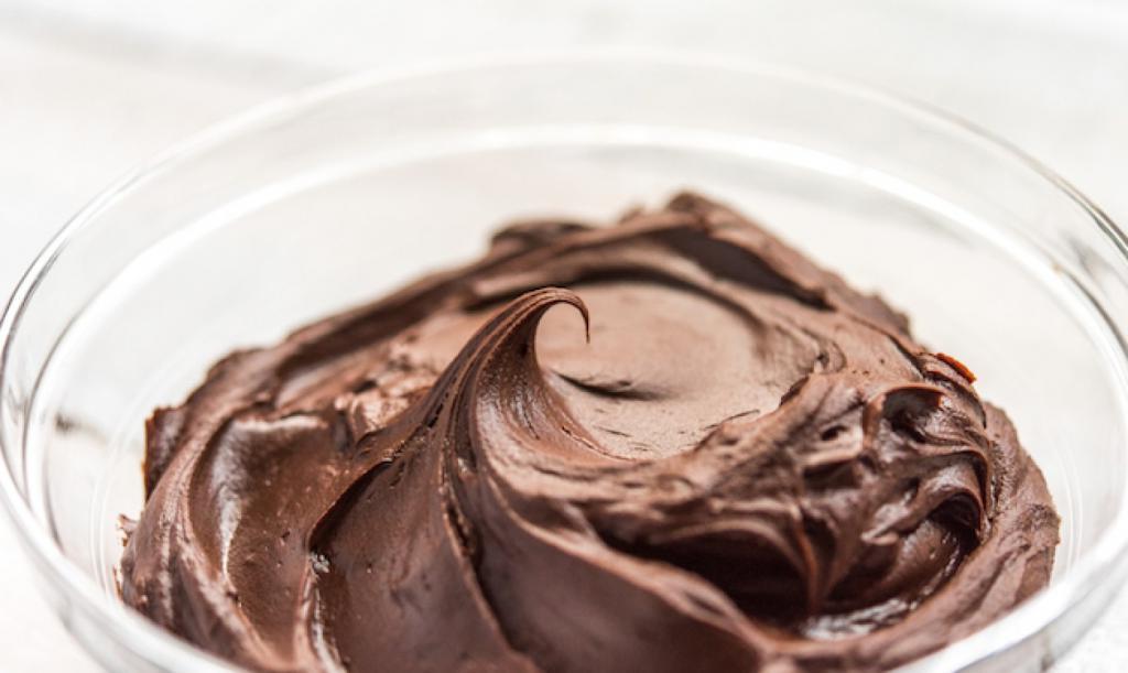 Крем для торта масляный шоколадный: Масляный крем для украшения тортов и капкейков «Темный шоколад» рецепт – Французская кухня: Выпечка и десерты. «Еда»