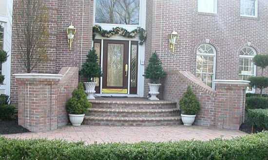 Дизайн входа в дом со ступеньками фото – Ой!