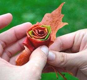 Как из листьев сделать цветы – Цветы из листьев деревьев своими руками: мастер-класс с фото пошагово