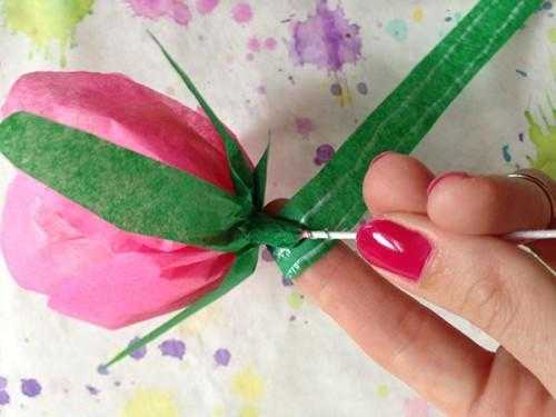 Как сделать цветы из крепированной бумаги своими руками – Различные цветы из креповой бумаги своими руками: мастер-класс и рекомендации