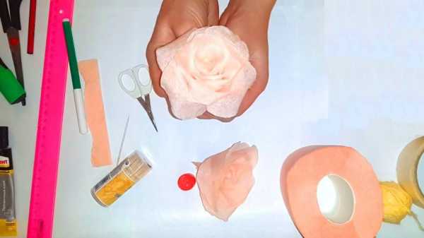 Как сделать цветы из туалетной бумаги – 7 мастер-классов по изготовлению цветов из туалетной бумаги
